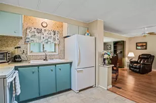 309 Sheerwood Dr, Lady Lake, FL 32159 - Photo 18