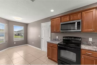 12166 NE 51st Circle, Oxford, FL 34484 - Photo 4