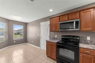 12166 NE 51st Cir, Oxford, FL 34484 - Photo 4