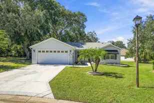 705 Murray Ln, Lady Lake, FL 32159 - Photo 1