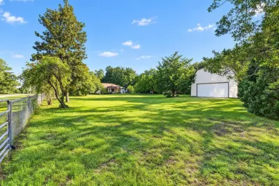 6150 NE 2nd Place, Ocala, FL 34470 - Photo 2