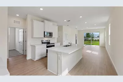 8766 Pinecrest Trail, Wildwood, FL 34785 - Photo 14
