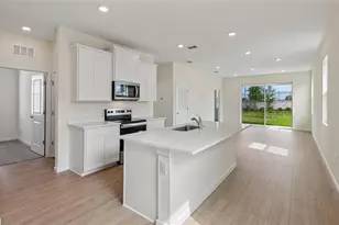 8766 Pinecrest Trl, Wildwood, FL 34785 - Photo 14