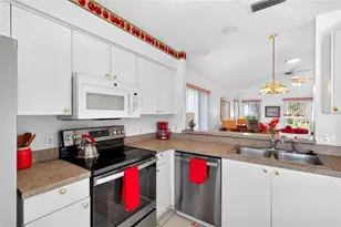 529 Alcazar Ct, Lady Lake, FL 32159 - Photo 8