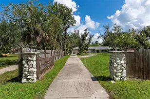 149 & 151 SE Paradise Point Rd, Crystal River, FL 34429 - Photo 4