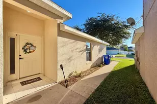 12398 NE 50th View, Oxford, FL 34484 - Photo 4