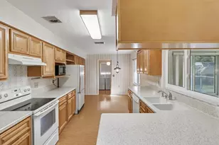 12 New Florida Ave, Beverly Hills, FL 34465 - Photo 4
