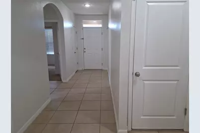 2805 NE 45th Avenue, Ocala, FL 34470 - Photo 2
