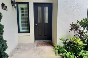 1637 SE Paradise Cir, Crystal River, FL 34429 - Photo 2
