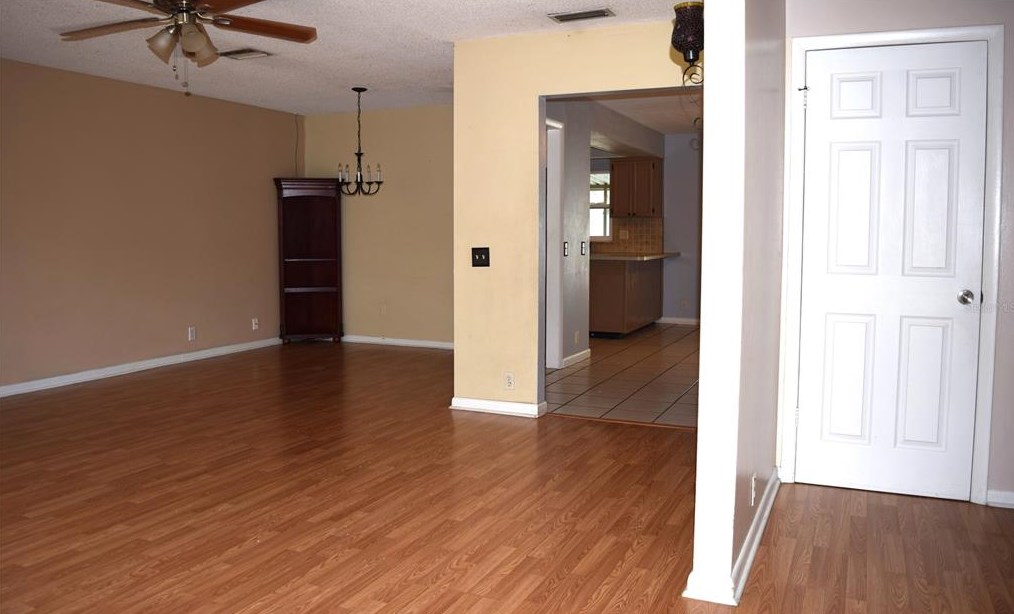 121 Lincoln Rd, Winter Haven FL  33884-2228 exterior