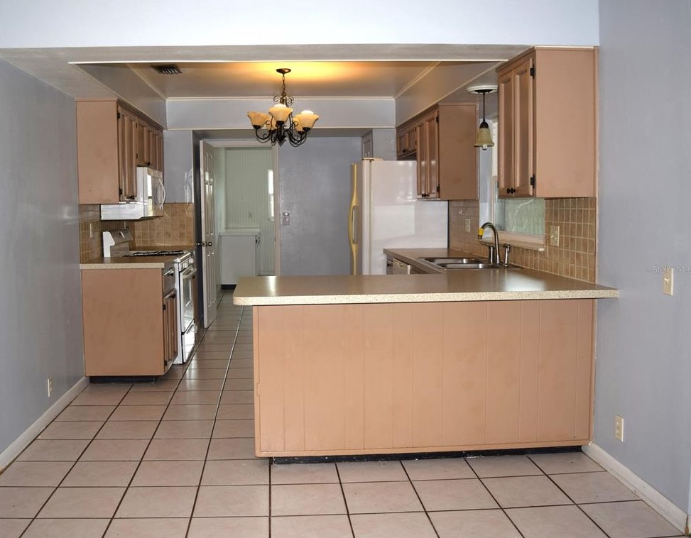 121 Lincoln Rd, Winter Haven FL  33884-2226 exterior