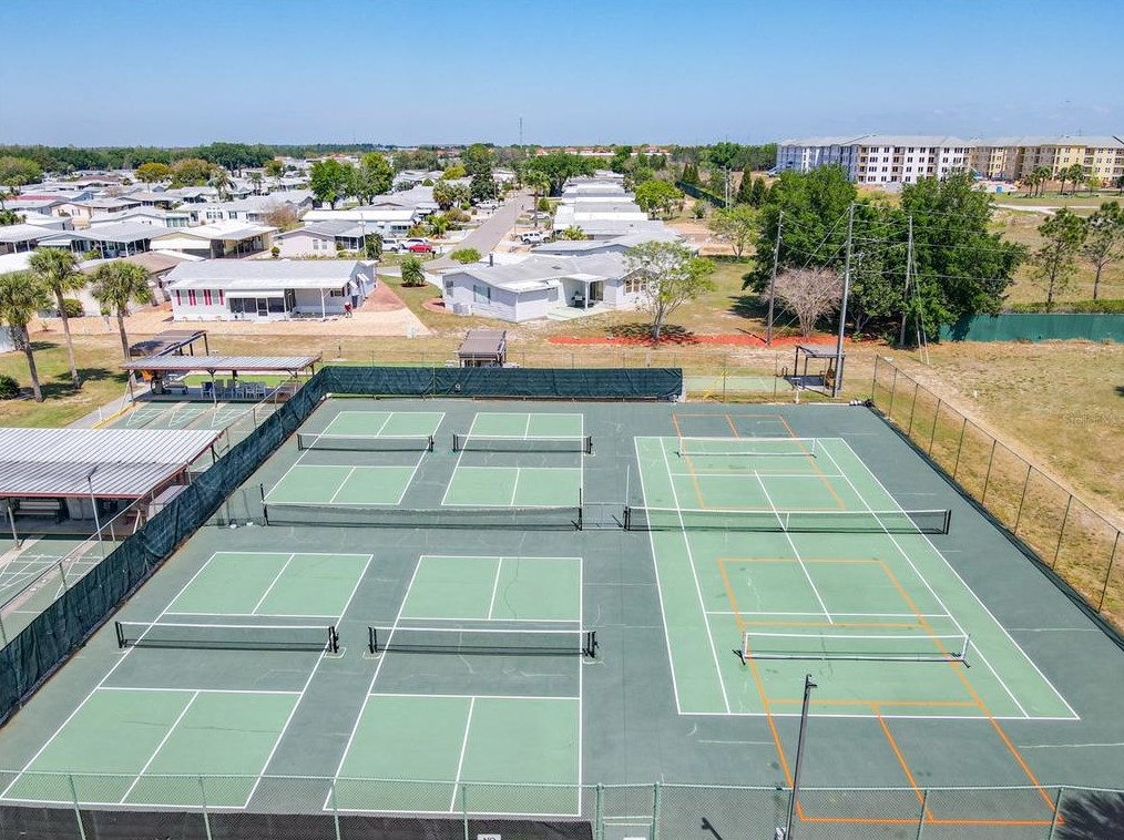 118 Piedmont Park Ave, Davenport FL  33897-9247 exterior