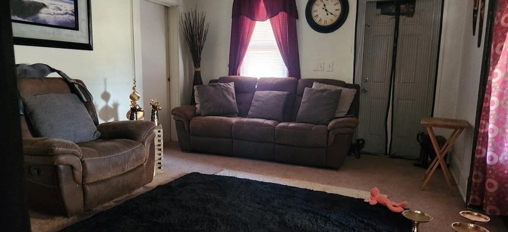 9 N 4th St, Grenelefe, FL 33844