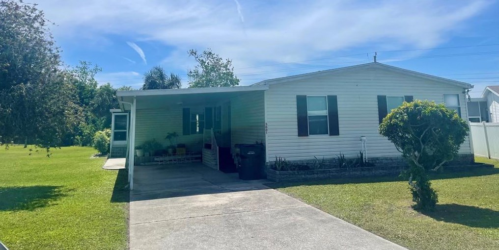 3681 Lazy Lake Dr S, Lakeland, FL 33801