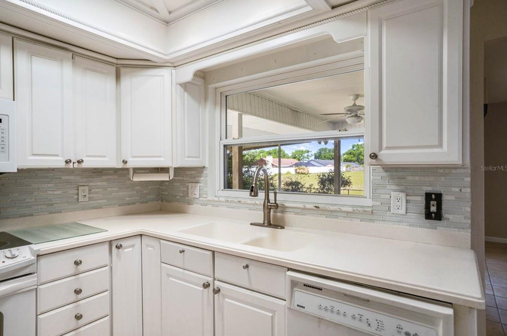 328 Vail Dr, Winter Haven FL  33884-2832 exterior