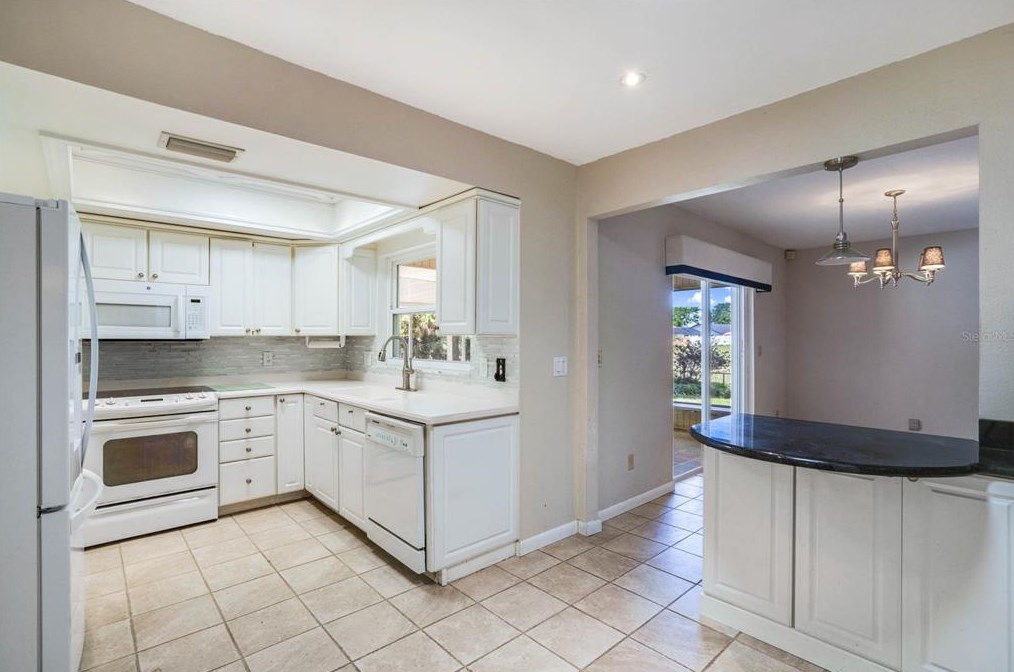 328 Vail Dr, Winter Haven FL  33884-2832 exterior