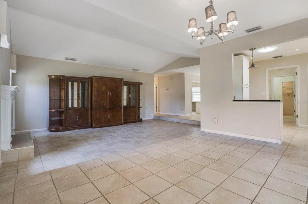 328 Vail Dr, Winter Haven FL  33884-2832 exterior