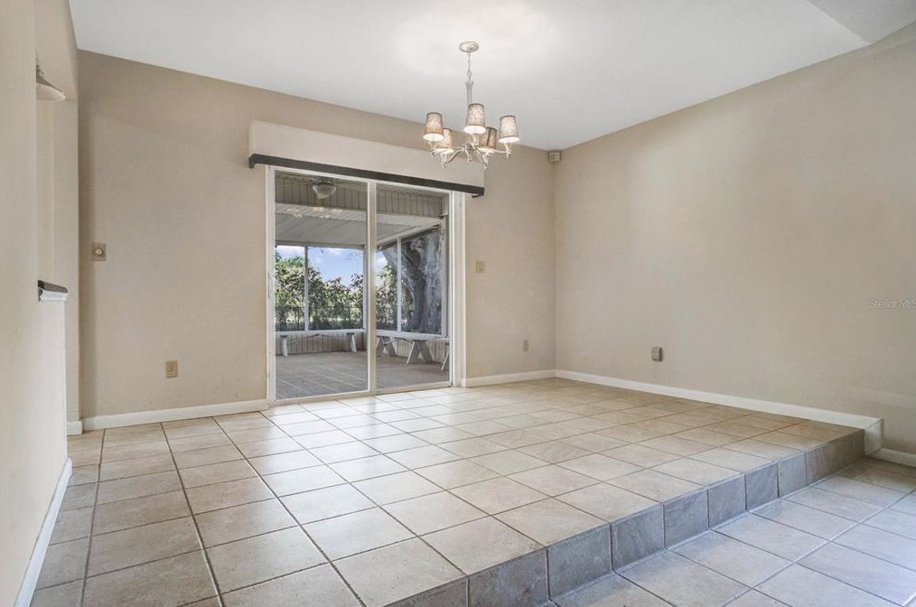 328 Vail Dr, Winter Haven FL  33884-2832 exterior