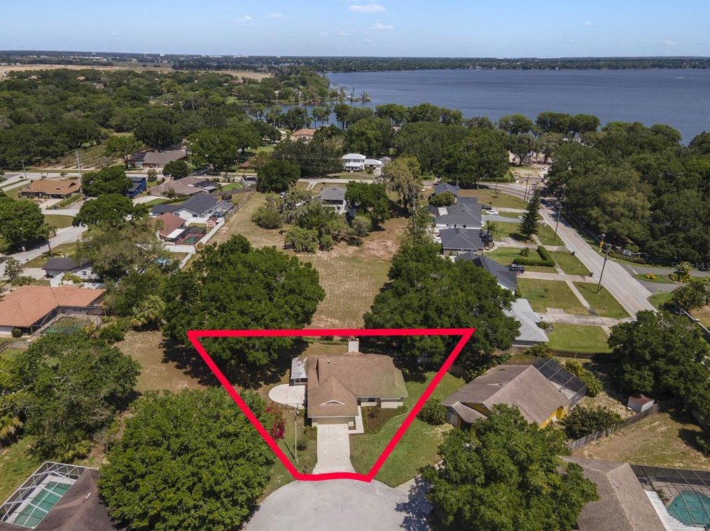 328 Vail Dr, Winter Haven FL  33884-2832 exterior