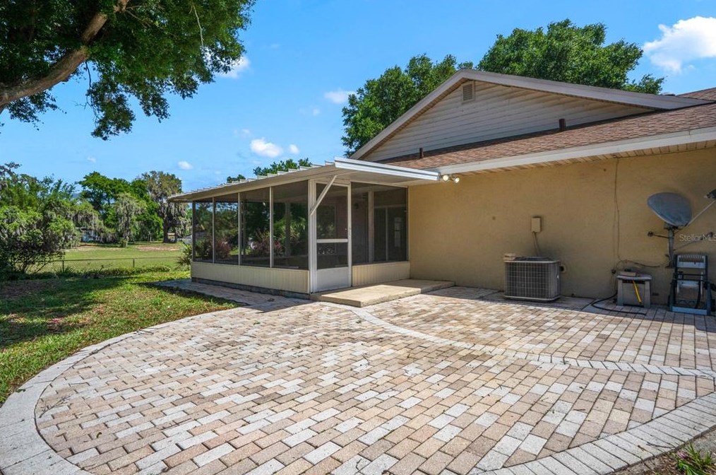 328 Vail Dr, Winter Haven FL  33884-2832 exterior