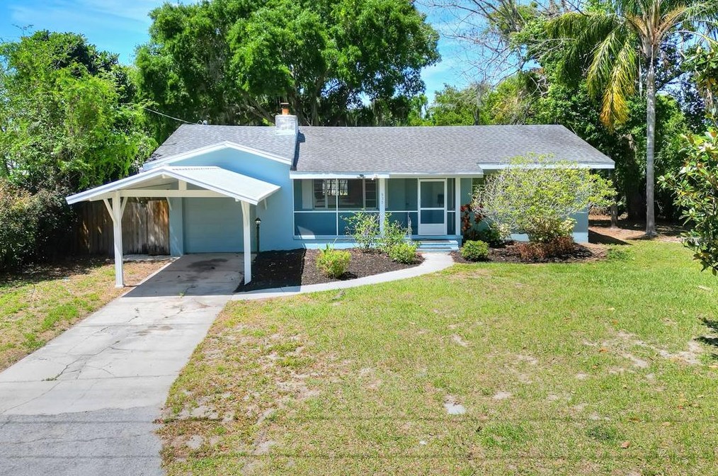955 7th St, Winter Haven, FL 33881-4028