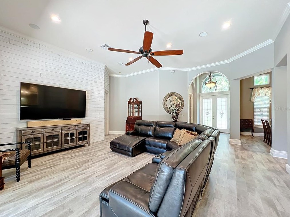 1044 Ashton Woods Ln, Lakeland FL  33813-4820 exterior