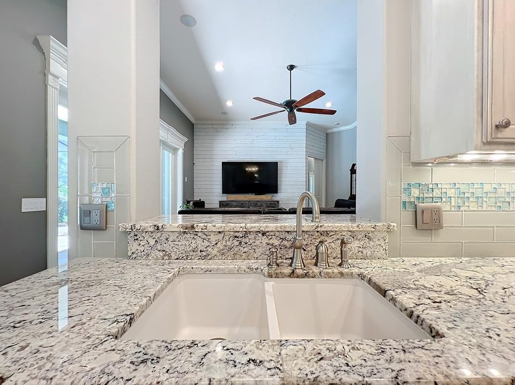 1044 Ashton Woods Ln, Lakeland FL  33813-4820 exterior