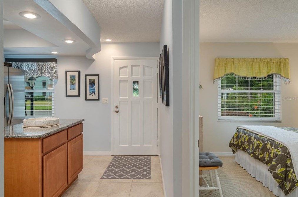 345 24th St, Winter Haven, FL 33880-2207