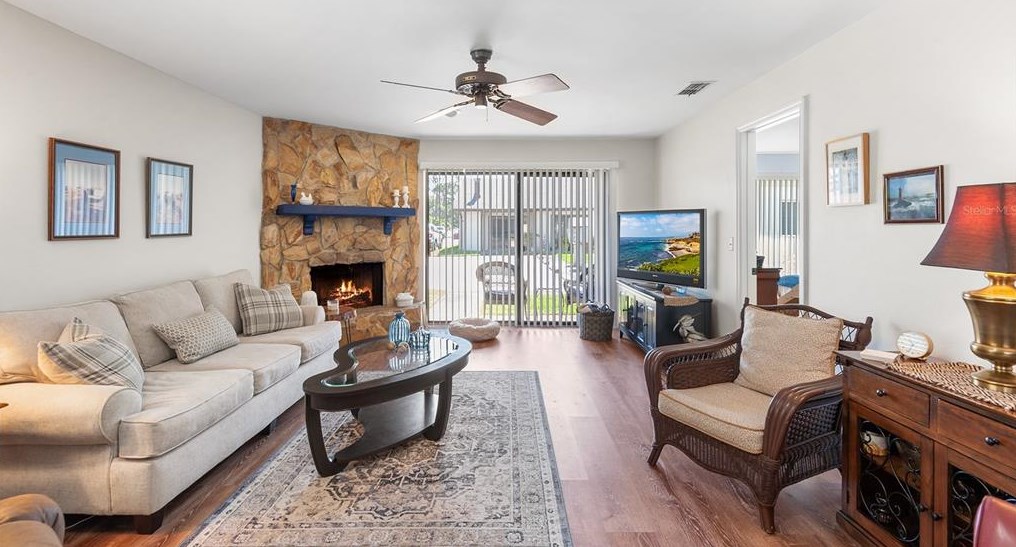 2472 Hartridge Point Dr, Winter Haven FL  33881-1289 exterior