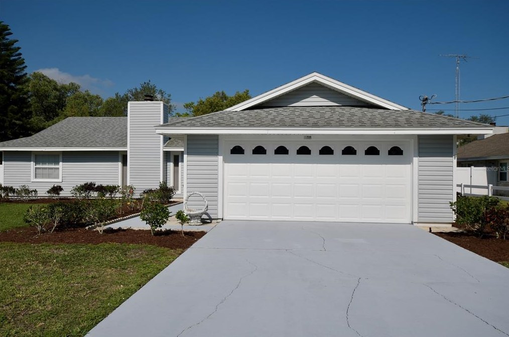105 Pine Tree Ln, Auburndale, FL 33823-2208