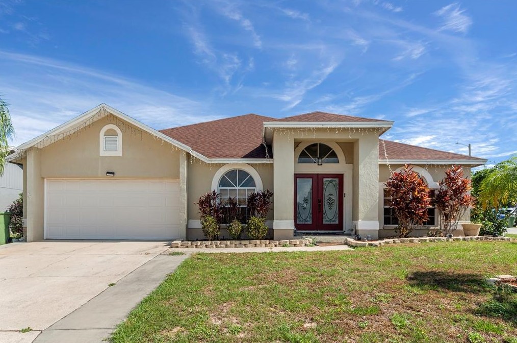 700 Reflections Dr, Winter Haven, FL 33884-3569