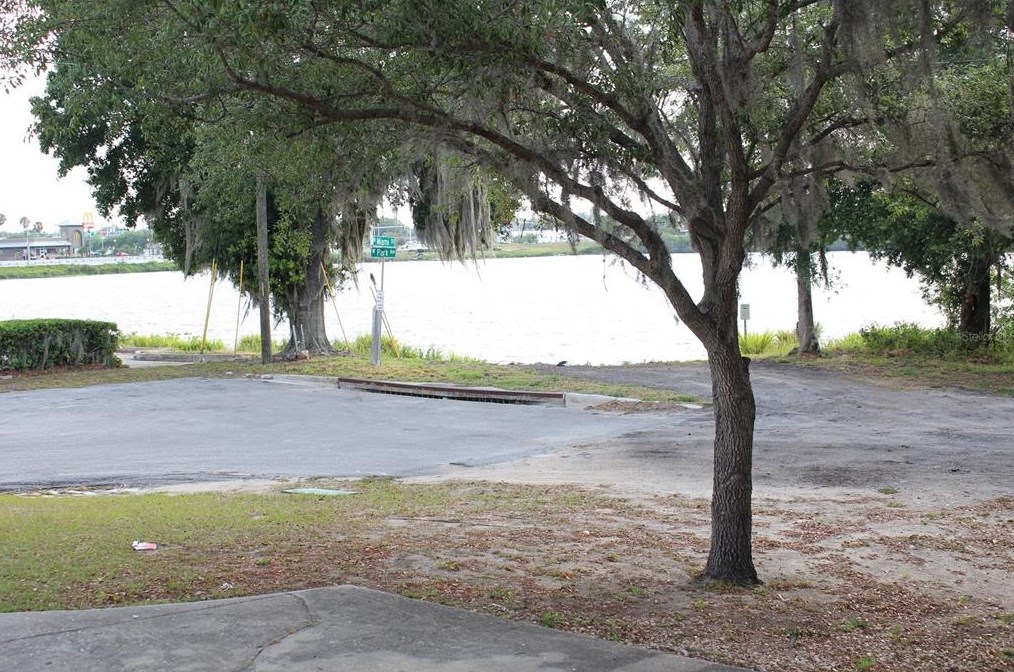 350 W Park Ave #b2, Lake Wales, FL 33898