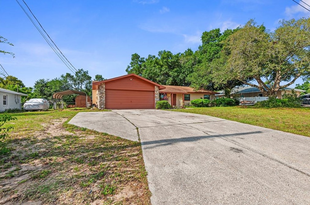 635 Pierce St, Lake Alfred, FL 33850-3107