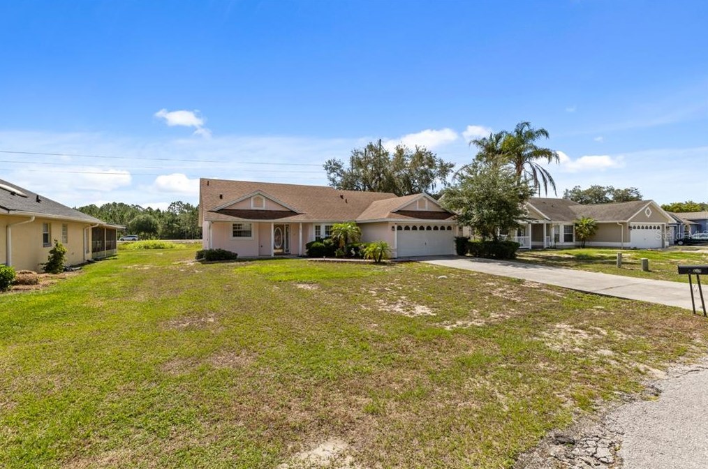 636 Grovepark Dr, Davenport, FL 33837-5835