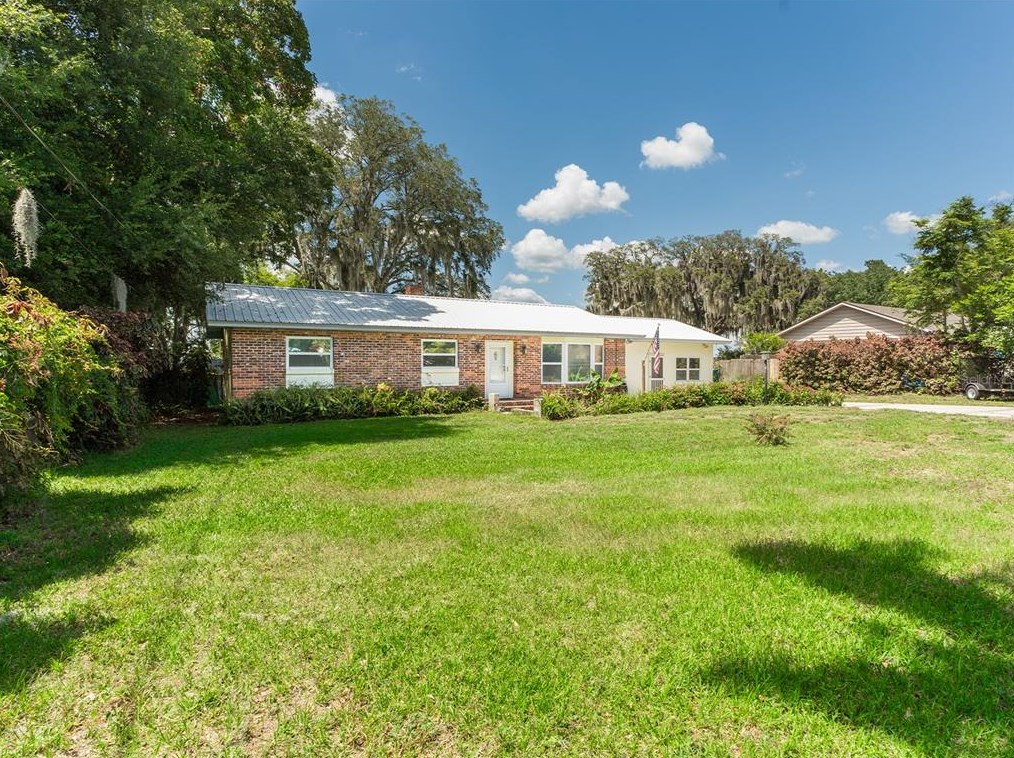 745 W Pierce St, Lake Alfred, FL 33850