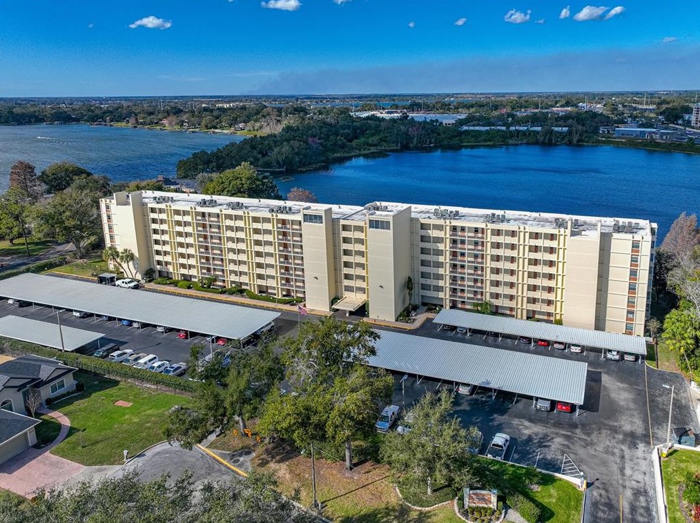 700 Mirror Terrace Nw #202, Winter Haven, FL 33881