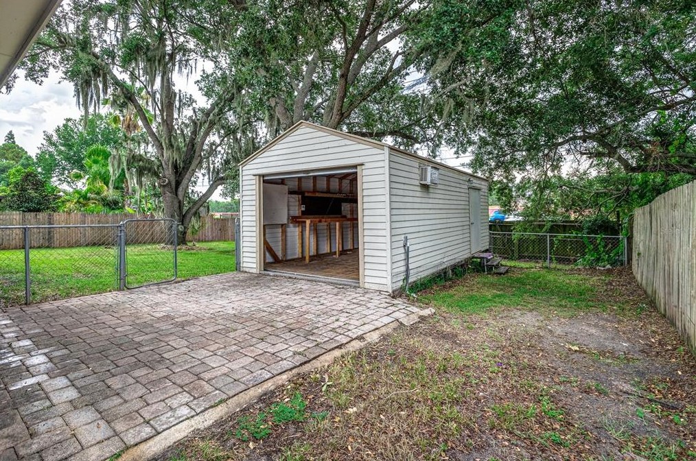 3920 Woodburn Loop, Lakeland FL  33813-1330 exterior