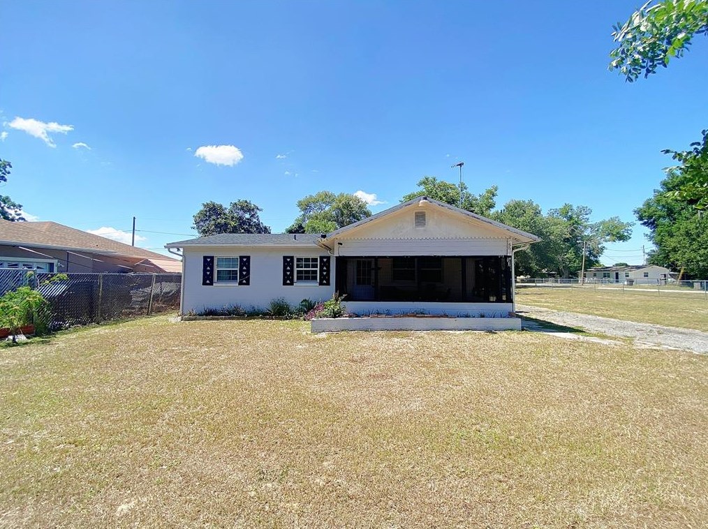 604 Jefferson Ave, Dundee, FL 33838