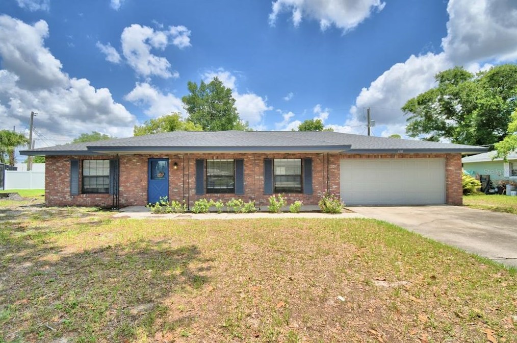 128 Lagoon Rd, Winter Haven, FL 33884