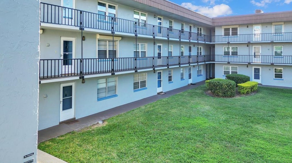 333 Lake Howard Dr Nw #104b, Winter Haven, FL 33880