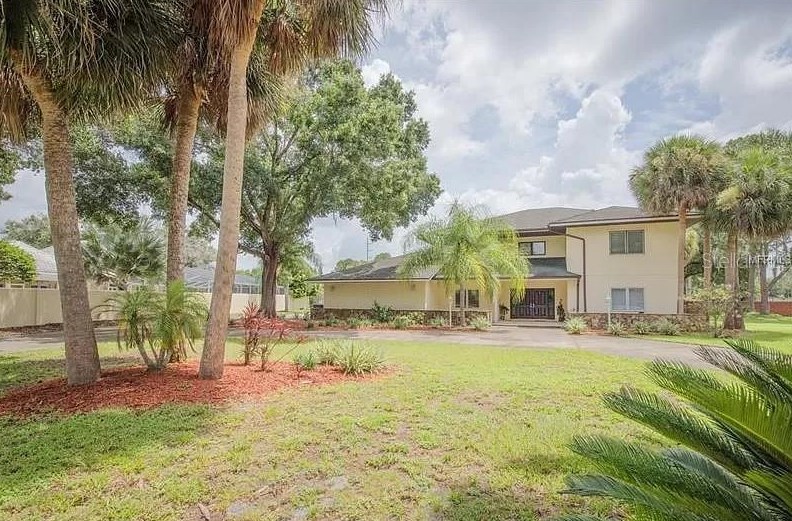 2402 Berkshire Ln, Winter Haven, FL 33884