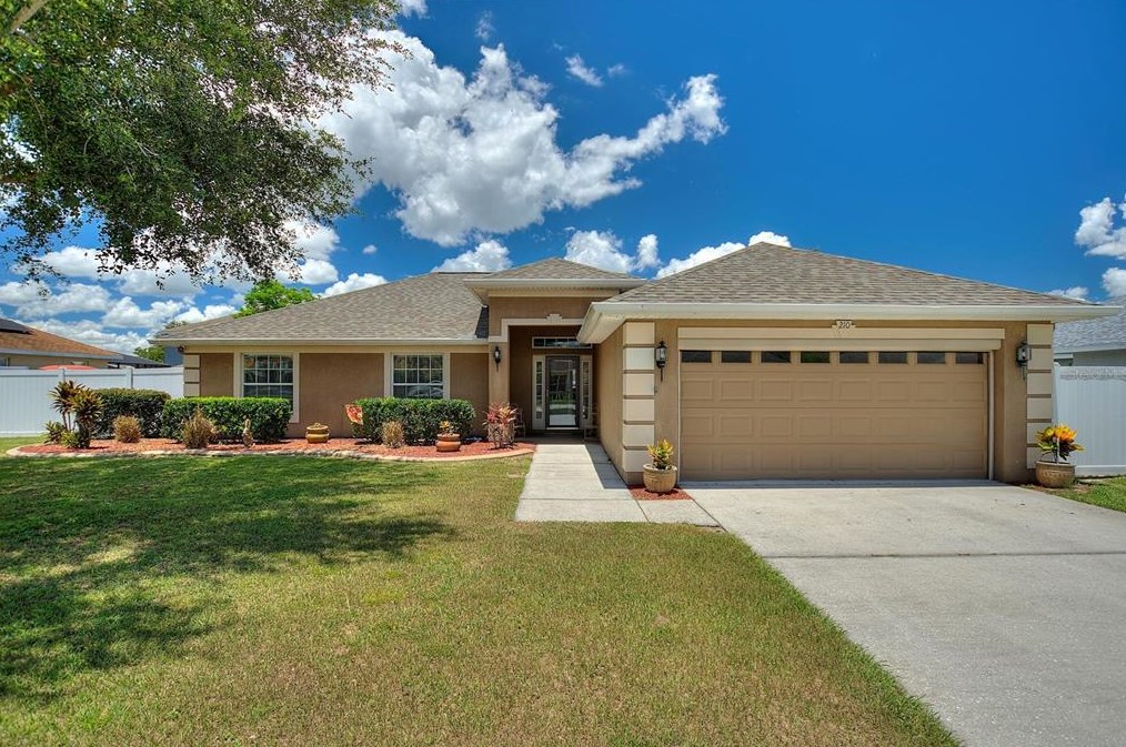 210 Mandolin Dr, Winter Haven, FL 33884