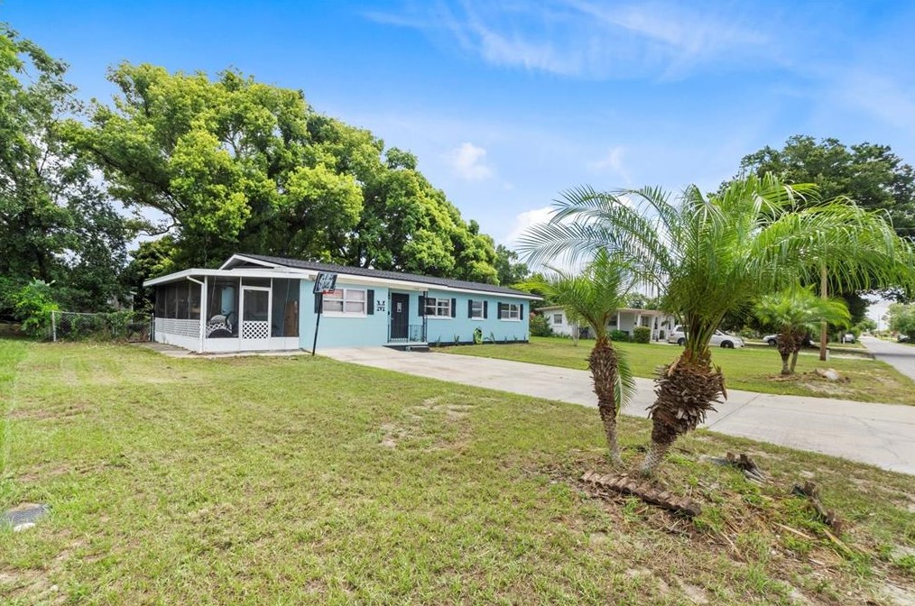 1529 Avenue C, Winter Haven FL  33881-4429 exterior