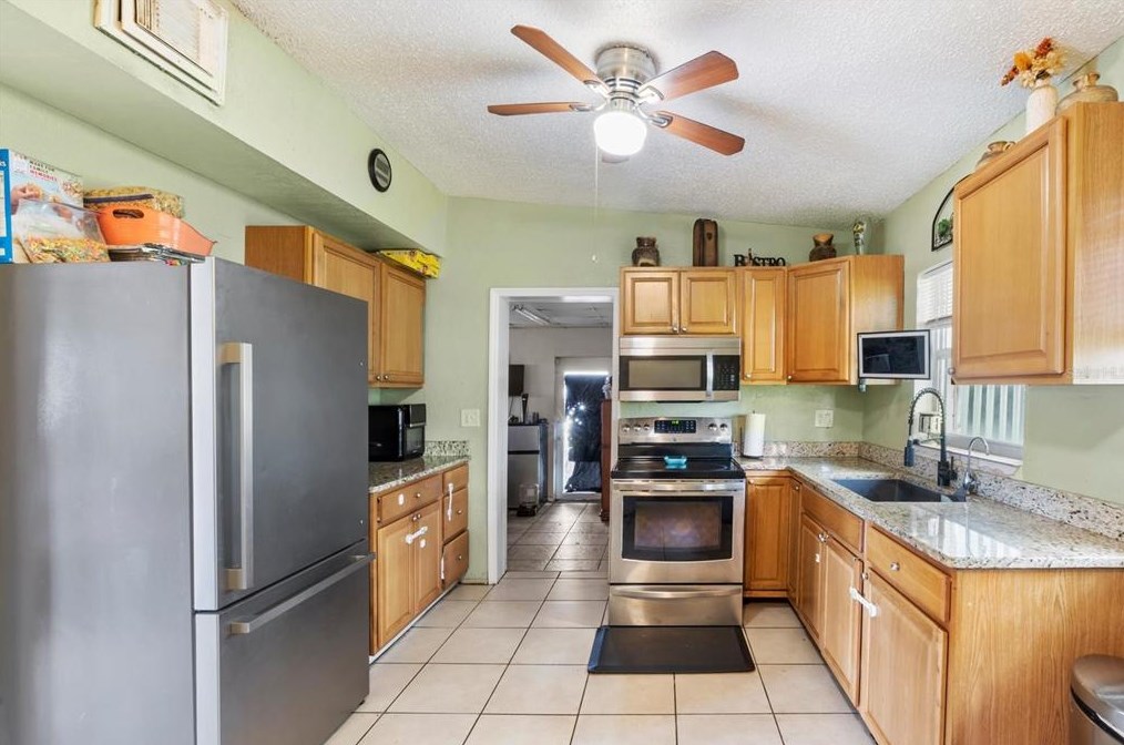 1529 Avenue C, Winter Haven FL  33881-4429 exterior