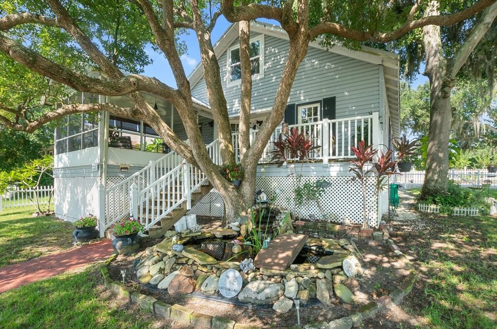 319 N Wales Dr, Lake Wales, FL 33853