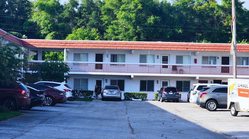 400 El Camino Dr #111, Winter Haven, FL 33884