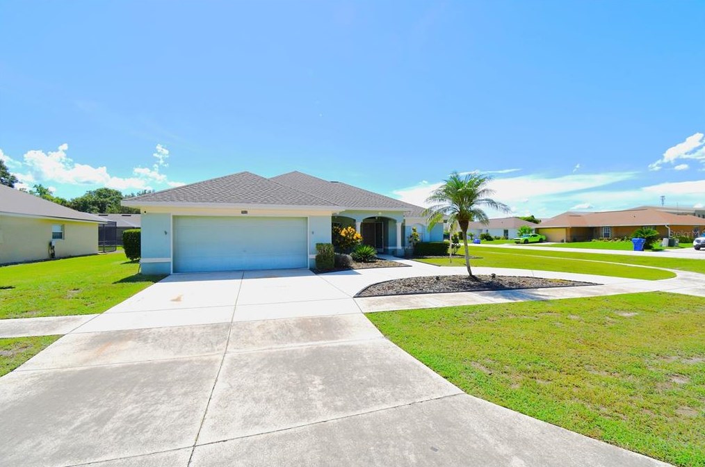 3602 Windy Meadow Dr, Tavares, FL 32778