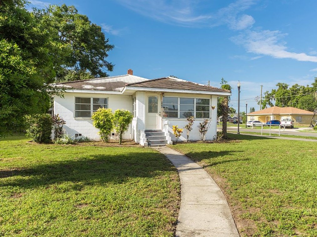 666 Ave B Sw, Winter Haven, FL 33880