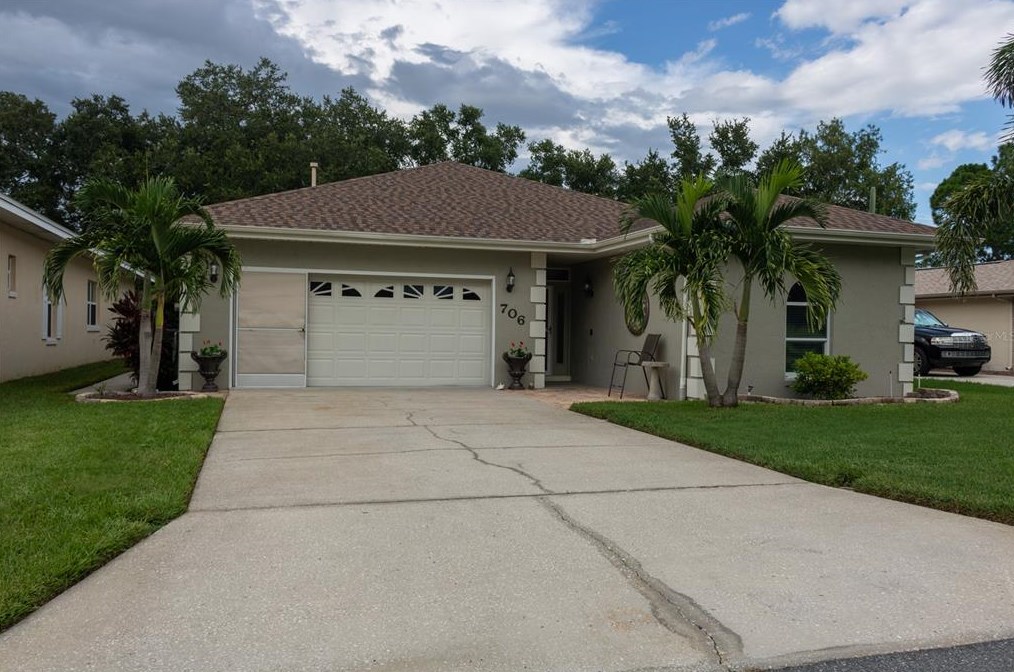706 Canberra Rd, Winter Haven, FL 33884
