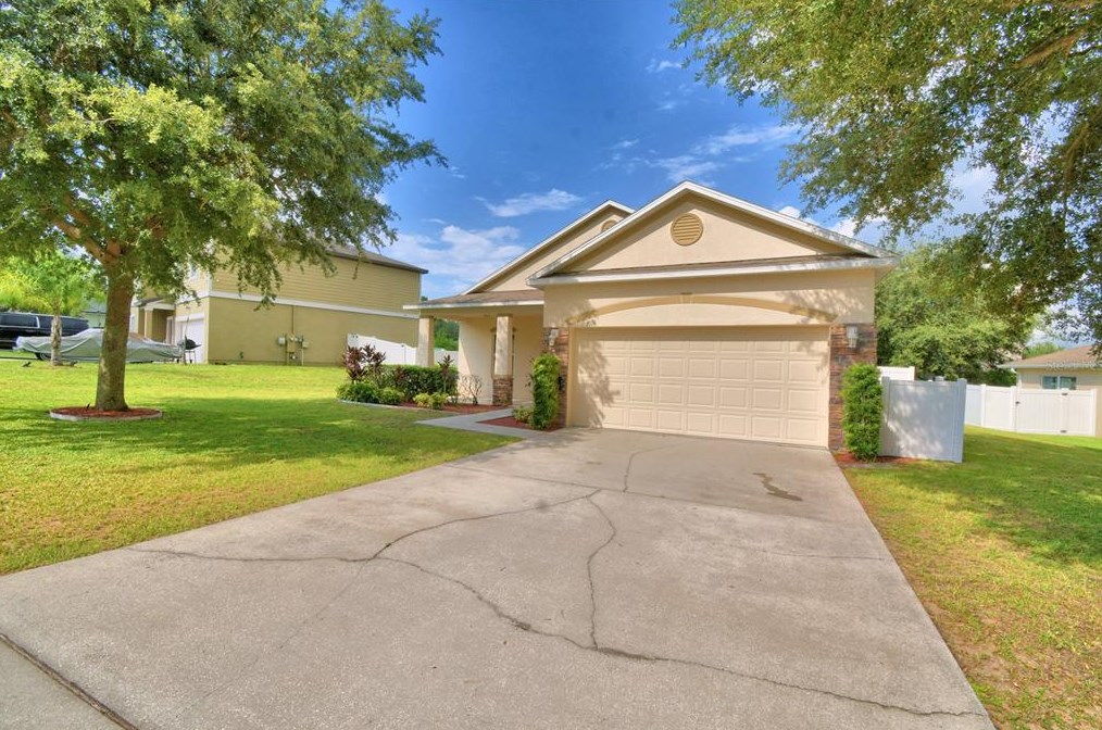 1016 Naes Ln, Lake Wales, FL 33853